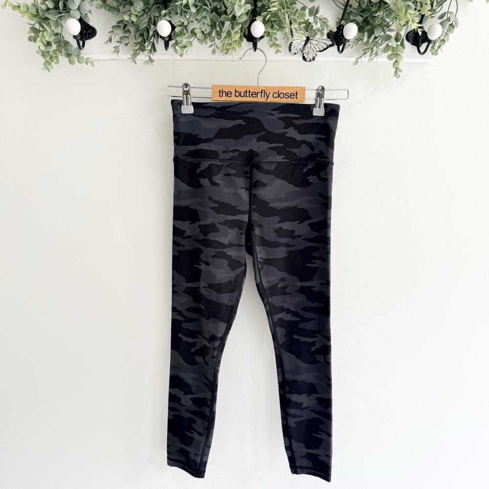 Athleta Elation 7/8 Tight Leggings Black Camouflage Size Small 45012